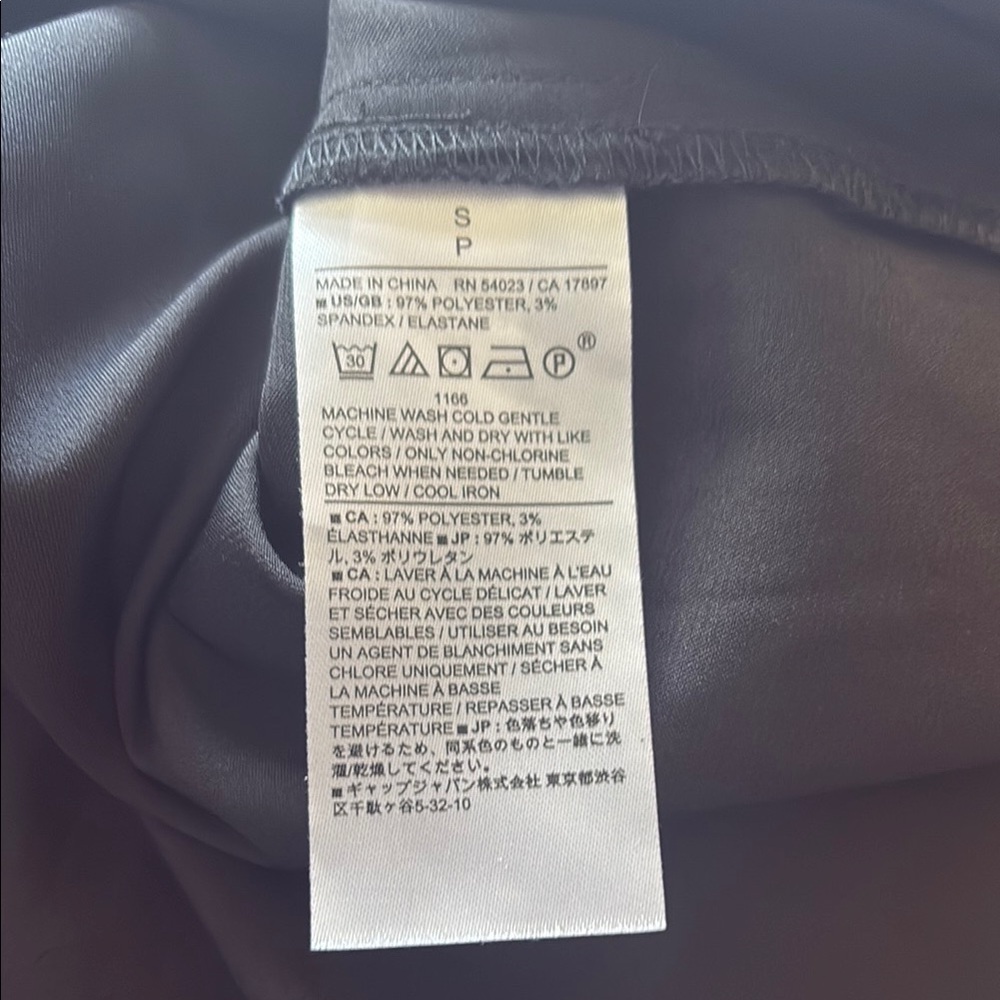 Banana Republic Black Satin feel T-shirt size Small - Picture 9 of 9